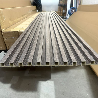 Panneau murale en WPC en bois à grains stratifiés pour intérieur