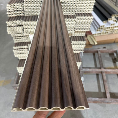 Panneau murale en WPC en bois à grains stratifiés pour intérieur