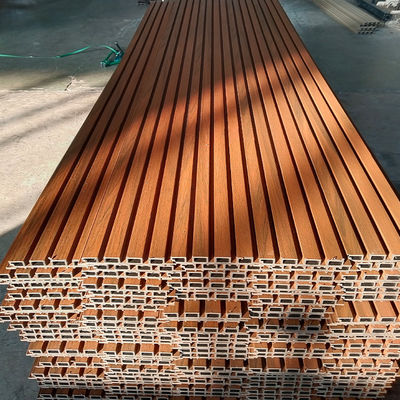 Panneaux muraux en WPC co-extrusion extérieure revêtements muraux composites en bois plastique