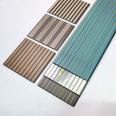 Résistance à l'humidité supérieure à la pourriture Panneau mural en PVC à flûte utilisé dans les restaurants hôpitaux laboratoires